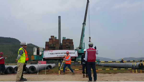 Việc đóng cọc đầu tiên tại mặt bằng Dự án đánh dấu quá trình bắt đầu xây dựng nhà máy nhiệt điện Nghi Sơn 2
