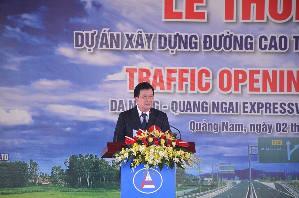 Phó Thủ tướng Trịnh Đình Dũng phát lệnh thông xe tuyến cao tốc Đà Nẵng-Quảng Ngãi