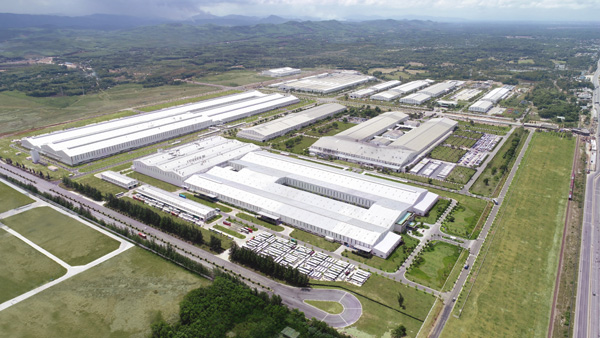 Sao 15 năm hiện diện tại Chu Lai, Thaco đã xây dựng nên trung tâm công nghiệp ô tô của miền Trung và cả nước, nay Thaco tiếp tục mở rộng đầu tư tại vùng đất đầy tiềm năng này