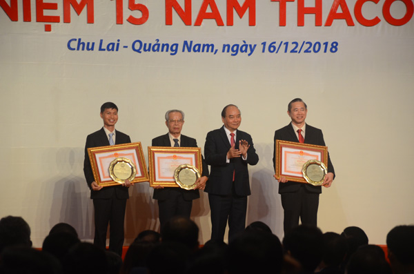 Những cá nhân là người lao động của THACO nhận Bằng khen của Thủ tướng Chính phủ về những đóng góp cho Chu Lai, cho Quảng Nam