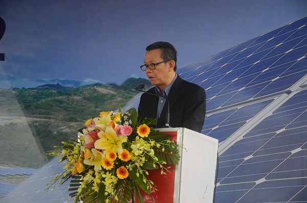 Ông Trần Minh Tiến-Tổng giám đốc Công ty CP quang điện Phú Khánh: 