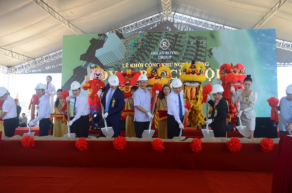 Nghi thức Khởi công xây dựng Dự án vốn đầu tư gần 1.900 tỉ đồng có sự tham dự của Hoa hậu Việt Nam năm 2018 Trần Tiểu Vy