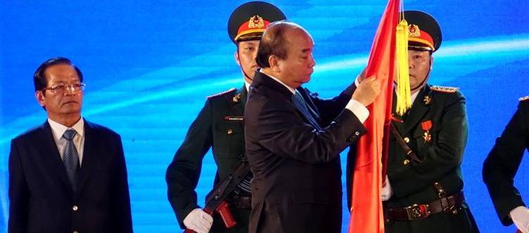 Thủ tướng Nguyễn Xuân Phúc trao Huân chương Độc lập hạng Nhất cho Quảng Ngãi