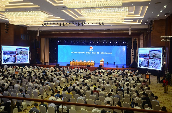 Hơn 700 đại biểu tham gia Hội nghị phát triển kinh tế miền Trung