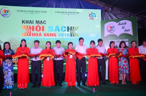 Đồng thời, tiến hành khai trương Hội sách huyện Hòa Vang, hoạt động về văn hóa đọc lần đầu tiên được Sở TT-TT TP Đà Nẵng tổ chức về nông thôn