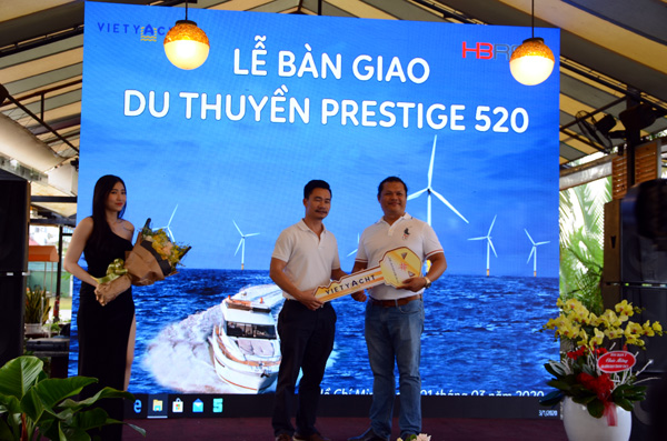 Công ty TNHH Du thuyền Việt  (Vietyacht) vừa hạ thủy – bàn giao thuyền hạng sang Prestige 520 cho Tập đoàn HBRE.