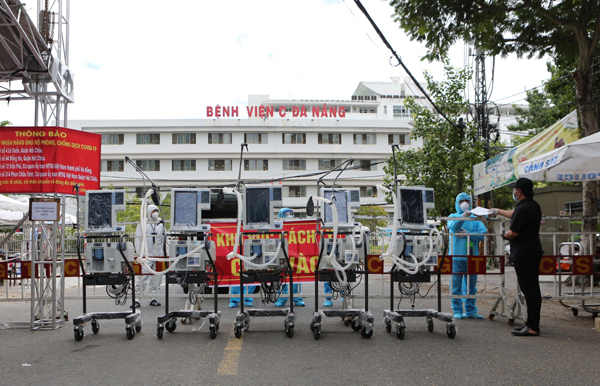 5 máy thở được trao tặng cho Bệnh viện C Đà Nẵng