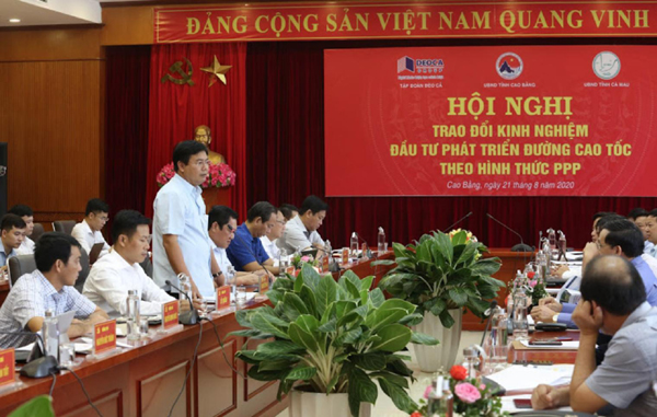 Ông Nguyễn Tiến Hải, Bí thư kiêm Chủ tịch UBND tỉnh Cà Mau, phát biểu ở hội nghị trao đổi kinh nghiệm đầu tư phát triển cao tốc theo hình thức PPP tại Cao Bằng.