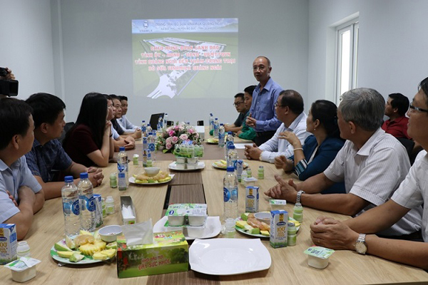 Đại diện Vinamilk Quảng Ngãi báo cáo tiến độ Dự án với lãnh đạo tỉnh Quảng Ngãi