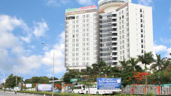 Khách sạn Cenduluxe và khu Hitech giảm giá từ 491 tỉ đồng xuống còn 202 tỉ đồng nhưng vẫn không có nhà đầu tư mua