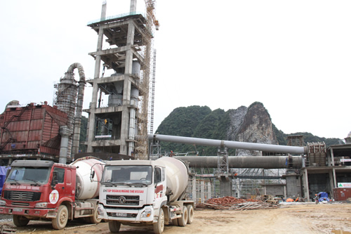 2 dây chuyền công suất 4 triệu tấn/năm của Nhà máy xi măng Sông Lam đang được khẩn trương xây dựng