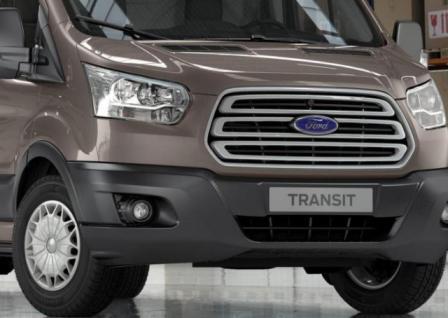 Ford Transit cũng là mẫu xe đạt doanh số cao trong 6 tháng qua.