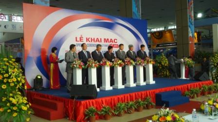 Hội chợ quốc tế hàng công nghiệp Việt Nam 2015 thu hút 300 DN tham gia.