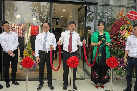 Dugaco dự kiến sẽ mở thêm 4 cửa hàng tại Hà Nội và và nhiều đại lý bán buôn, bán lẻ tại các tỉnh thành trong cả nước