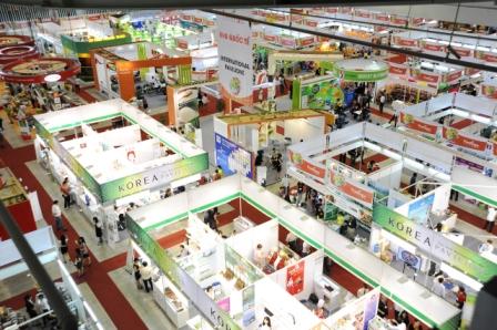 Vietnam Foodexpo 2016 lên tới 500 gian hàng trưng bày trên tổng diện tích 10.000 m2 của 300 doanh nghiệp đến từ 30 tỉnh thành phố của Việt Nam và 20 quốc gia, vùng lãnh thổ. 