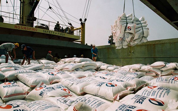 Các mặt hàng Việt Nam xuất khẩu sang Nam Phi chủ yếu là nông sản (gạo, hạt điều…), dệt may, rau quả...