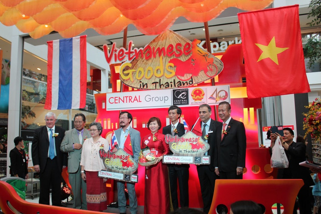 Bộ Công Thương phối hợp với Tập đoàn Central Group, chủ đầu tư mới của Hệ thống siêu thị Big C, tổ chức “Tuần hàng Việt Nam tại Thái Lan”