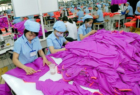Nhà máy May Vinatex Hoàng Mai xuất may sản phẩm đồ lót dệt kim chất lượng cao xuất khẩu sang Nhật Bản.