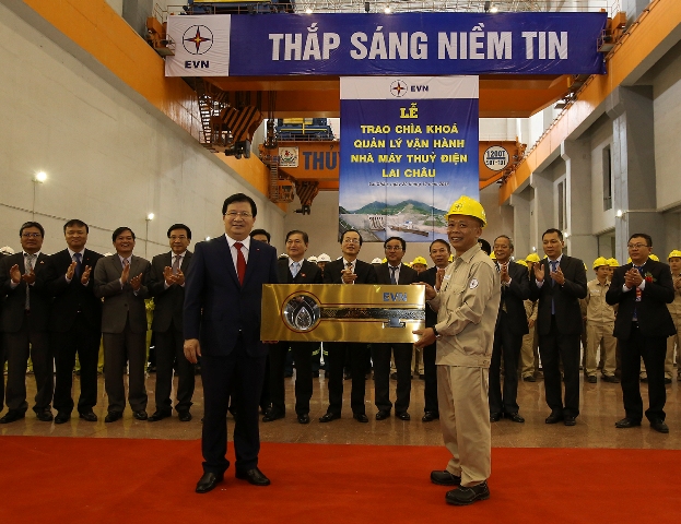 Lễ trao chìa khóa quản lý vận hành Nhà máy thủy điện Lai Châu sáng 20/122016.