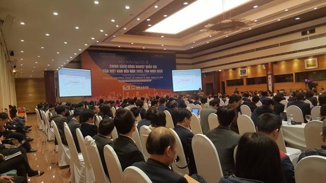 Sáng nay, 10/3/2017, Hội thảo khoa học quốc tế “Chính sách công nghiệp quốc gia của Việt Nam đến năm 2025, tầm nhìn đến năm 2035 đã diễn ra tại Hà Nội với sự tham gia của nhiều diễn giả, đại diện các Bộ, ngành và doanh nghiệp.