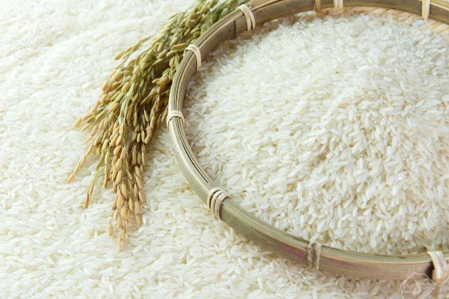 Tổng giá trị ngoại tệ thu về từ hoạt động xuất khẩu gạo của nước ta trong 4 tháng đầu năm 2017 đạt xấp xỉ 800 triệu USD.