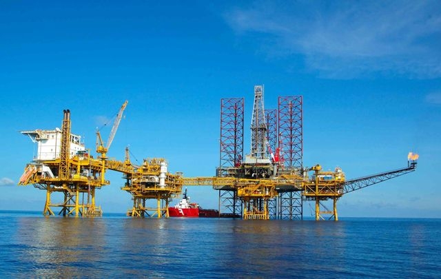 5 tháng đầu năm 2017, PVN đã khai thác 11 triệu tấn dầu, tổng doanh thu đạt gần 205.000 tỷ đồng