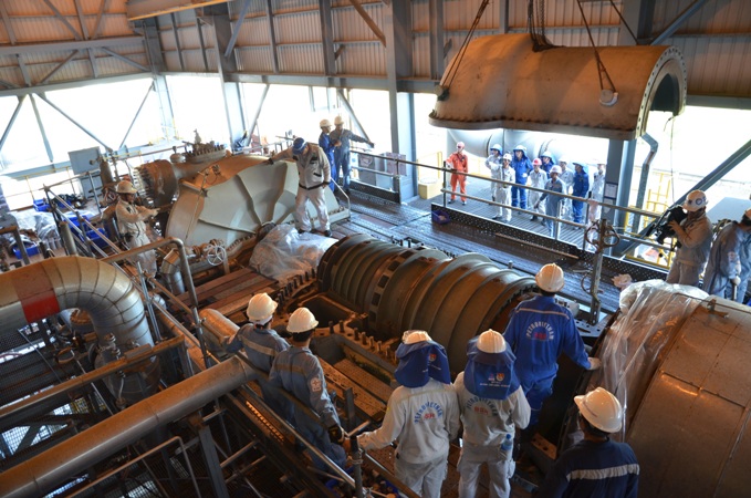  6.000 công việc, với sự tham gia của gần 4.000 nhân sự (cả BSR và các nhà thầu) và hàng ngàn máy móc, thiết bị chuyên dụng tham gia công tác bảo dưỡng tổng thể lần 3 Nhà máy lọc dầu Dung Quất.