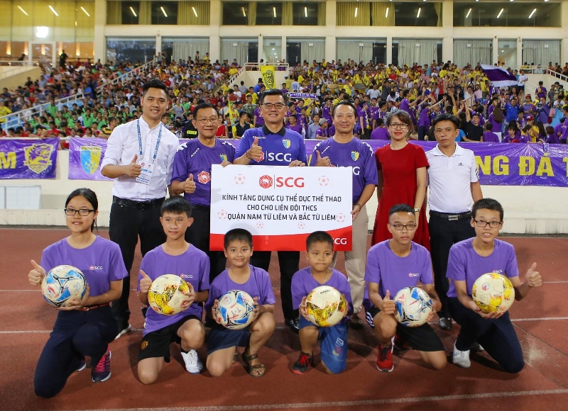 Đầu năm nay, Tập đoàn SCG - Thái Lan đã công bố tài trợ chính thức cho Câu lạc bộ bóng đá Hà Nội (Hanoi FC) trong vòng 2 năm, bắt đầu từ mùa giải 2017/2018, với giá trị hợp đồng lên tới 10 tỷ đồng.