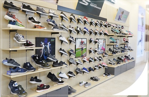 Skechers, thương hiệu giày Mỹ đã hiện diện tại số 648, Cách Mạng Tháng 8, phường 11, quận 3, TP.Hồ Chí Minh.