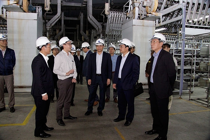 Lãnh đạo Bộ Công Thương kiểm tra hệ thống sản xuất xơ sợi tại Nhà máy Xơ sợi Đình Vũ