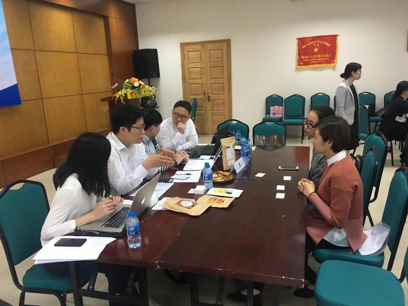 Giao thương trực tiếp giữa doanh nghiệp Việt và nhà nhập khẩu Hàn Quốc tại Hà Nội, sáng 22/3/2018.