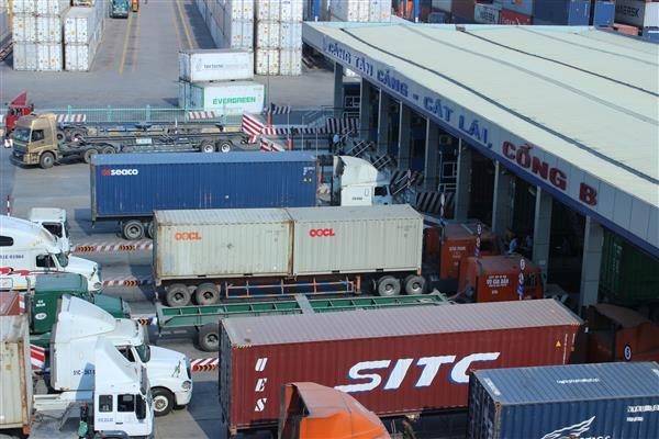 Để có thông tin đánh giá sát thực nhằm xây dựng Báo cáo Logistics Việt Nam 2018, Bộ Công Thương đang thu thập thông tin, lấy ý kiến của các doanh nghiệp, các bên liên quan về các dịch vụ liên quan đến logistics.