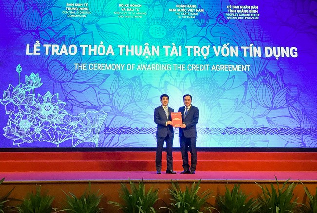 Vietcombank trao Thỏa thuận nguyên tắc thu xếp vốn Dự án Nhiệt điện Quảng Trạch 1 cho EVN