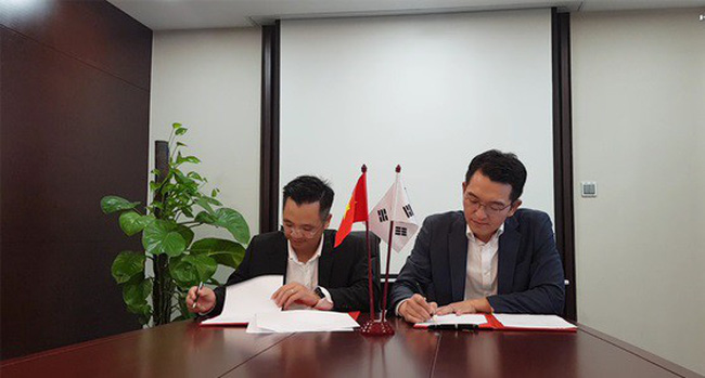 Tập đoàn An Phát Holdings vừa ký kết thỏa thuận hợp tác kinh doanh với đối tác Hàn Quốc nhằm sớm cụ thể hóa tiêu phát triển các sản phẩm vi sinh phân hủy hoàn toàn tại thị trường này.