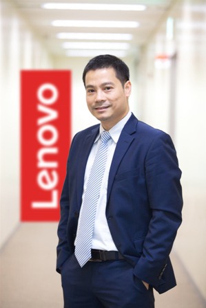 Ông Quang Long mang tới Lenovo Việt Nam hơn 20 năm kinh nghiệm phong phú trong lĩnh vực công nghệ thông tin, trong đó có hơn 10 năm nắm giữ nhiều vị trí quản lý khác nhau. Ông từng rất thành công khi làm việc tại Dell, IBM và Fujitsu