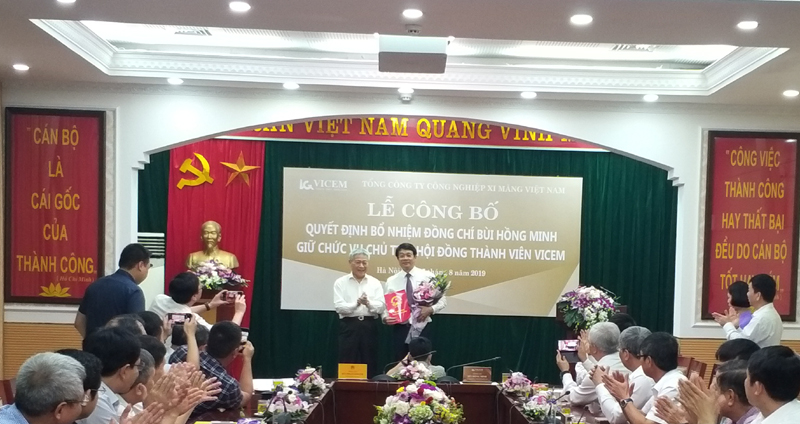 Bộ Xây dựng vừa công bố quyết định bổ nhiệm ông Bùi Hồng Minh - Tổng giám đốc Tổng công ty Công nghiệp Xi măng Việt Nam (VICEM) giữ chức vụ Chủ tịch Hội đồng Thành viên