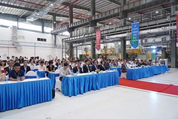 Quan khách dự lễ khánh thành Nhà máy VAPA tại Khu kinh tế Đình Vũ – Cát Hải, Hải Phòng 