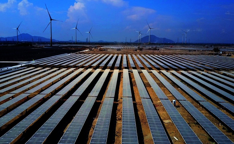 Chỉ riêng tại tỉnh Quảng Trị, hiện có 50 Dự án điện gió với tổng quy mô CS 2.522,15 MW và 13 Dự án điện mặt trời (894,95 MWp) chờ bổ sung vào Quy hoạch.