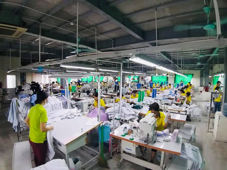 Các ngành hàng đóng góp lớn cho tăng trưởng xuất khẩu như điện tử, dệt may, da giày...cần sớm được hỗ trợ để quay lại sản xuất sau đại dịch.