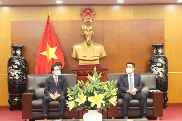 Bộ trưởng Nguyễn Hồng Diên tiếp và làm việc với lãnh đạo Tổ hợp Samsung tại Việt Nam