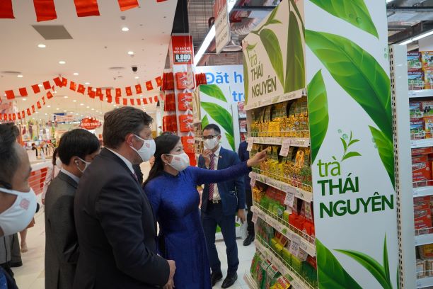 Khu vực giới thiệu các sản phẩm của tỉnh Thái Nguyên tại Trung tâm thương mại GO!