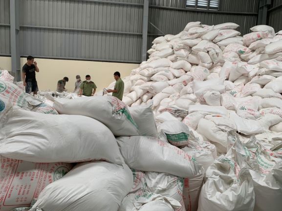 1.057 bao tinh bột sắn tương đương 52,8 tấn có dấu hiệu giả mạo nguồn gốc, xuất xứ 