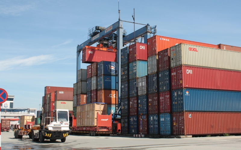 VCCI kiến nghị thành lập tổ công tác liên bộ gỡ khó về logistics.
