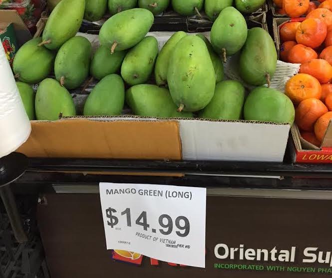 Hiện các cửa hàng, siêu thị tại khu vực Melbourne, Sydney đang bán xoài xanh Việt Nam được bán với giá 15 -17 AUD/1kg (tuỳ khu vực).