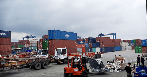 Bộ Công Thương Hoả tốc kiến nghị gửi Thủ tướng giải pháp gỡ ùn tắc hàng hóa tại cảng Cát Lái.