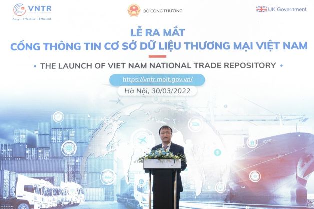 Thứ trưởng Đỗ Thắng Hải nhấn mạnh việc xây dựng Cổng thông tin VNTR là nhằm thực hiện cam kết của Việt Nam trong ASEAN về tăng cường minh bạch hóa chính sách, tạo thuận lợi cho thương mại trong khu vực