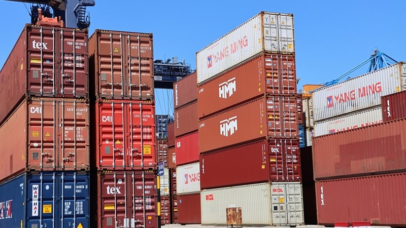 Theo Bộ Công thương, sản xuất phục hồi nhanh trong quý 4/2021, nhờ thích ứng an toàn, linh hoạt với dịch bệnh, đã đưa cán cân thương mại xuất siêu trên 4 tỷ USD.