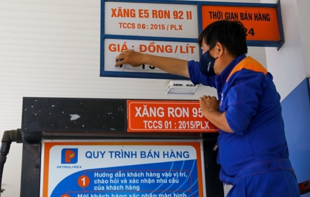 Giá xăng có lần điều chỉnh tăng lần thứ 7 liên tiếp trong hơn 2 tháng.