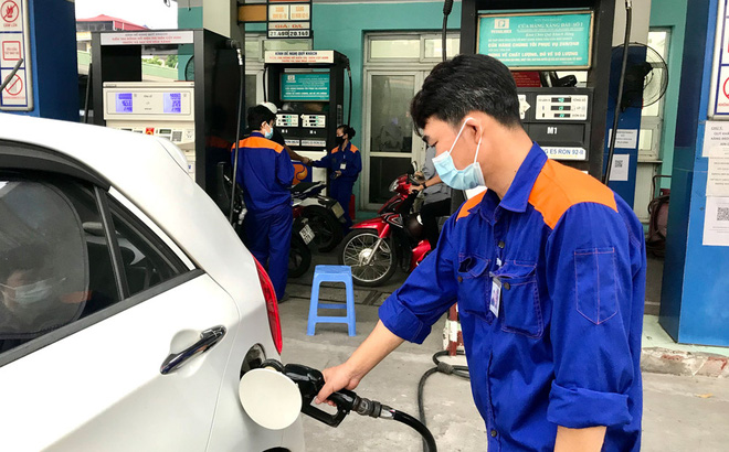 Giá xăng giữ nguyên, giá dầu diesel và dầu hỏa tăng nhẹ từ 15 giờ chiều 11/9/2023.