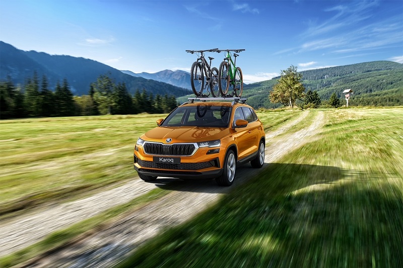 Skoda Karoq hiện được giới thiệu tại Việt Nam với 2 phiên bản: Ambition và Style cùng 9 lựa chọn màu sắc.